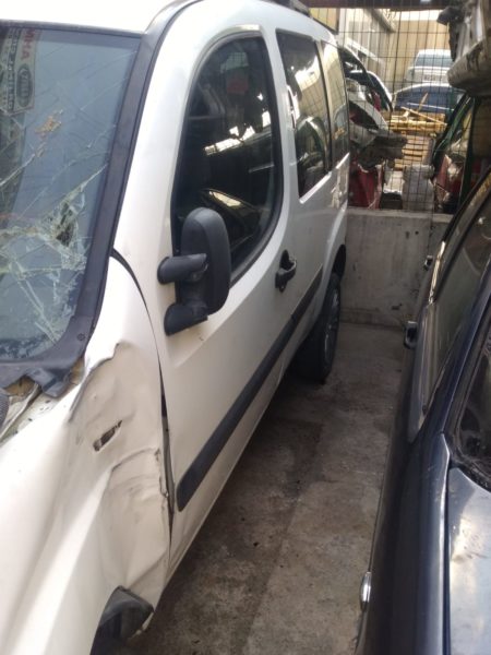 doblo 1.2 çııkma sol ön kapı beyaz